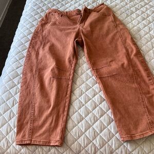 Barrel Jeans in Caramel. Size XL